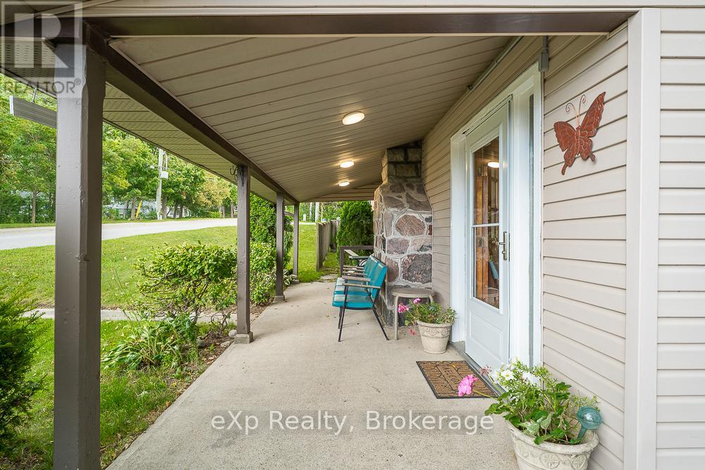 212 Green Street, Saugeen Shores, Ontario  N0H 2C0 - Photo 6 - X12391568