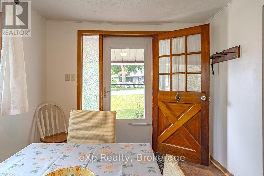 212 Green Street, Saugeen Shores, Ontario  N0H 2C0 - Photo 7 - X12391568