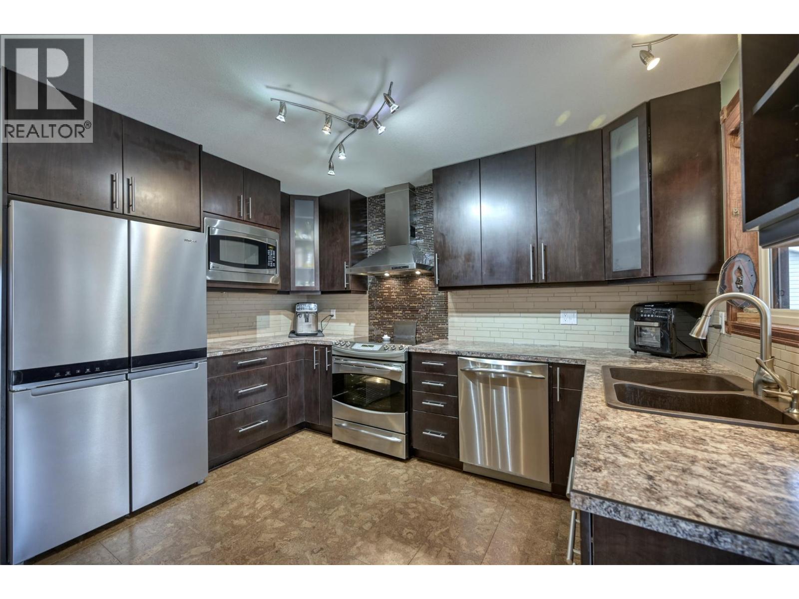 7460 Valley Heights Drive, Grand Forks, British Columbia  V0H 1H0 - Photo 2 - 10362022