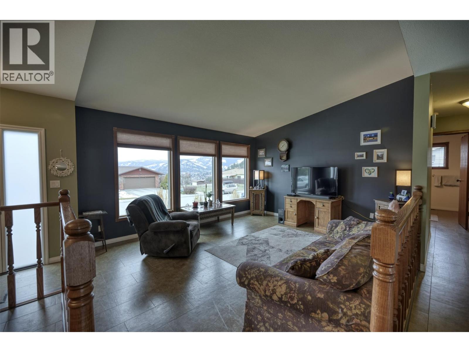 7460 Valley Heights Drive, Grand Forks, British Columbia  V0H 1H0 - Photo 11 - 10362022