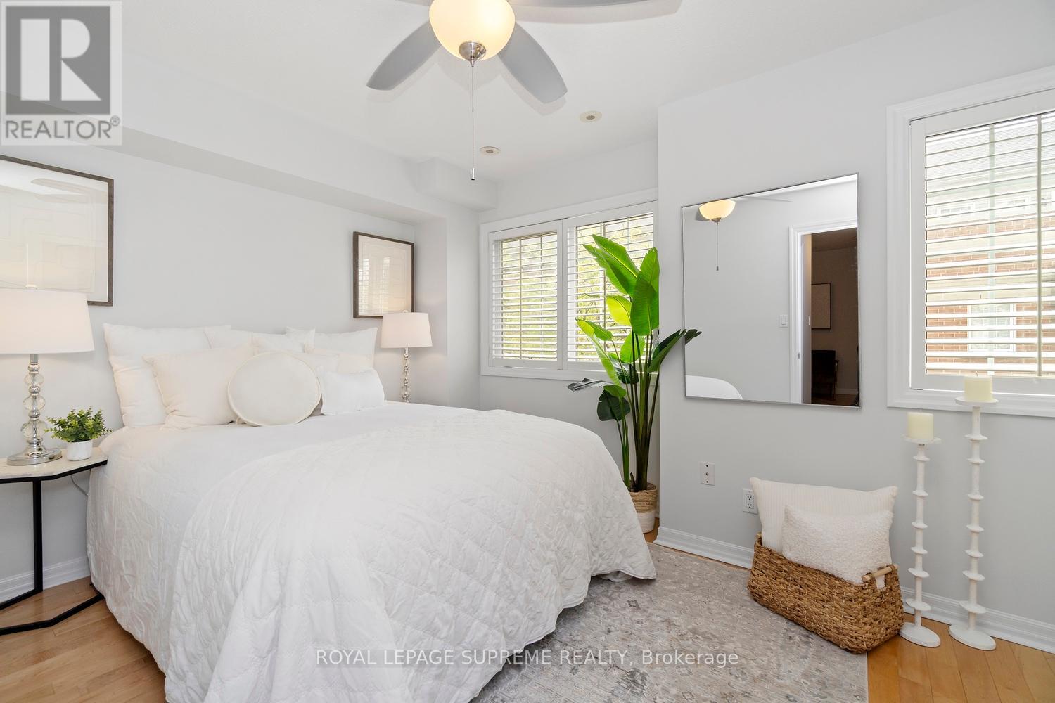 37 - 6 Wellesley Place, Toronto, Ontario  M4Y 3E1 - Photo 17 - C12391402