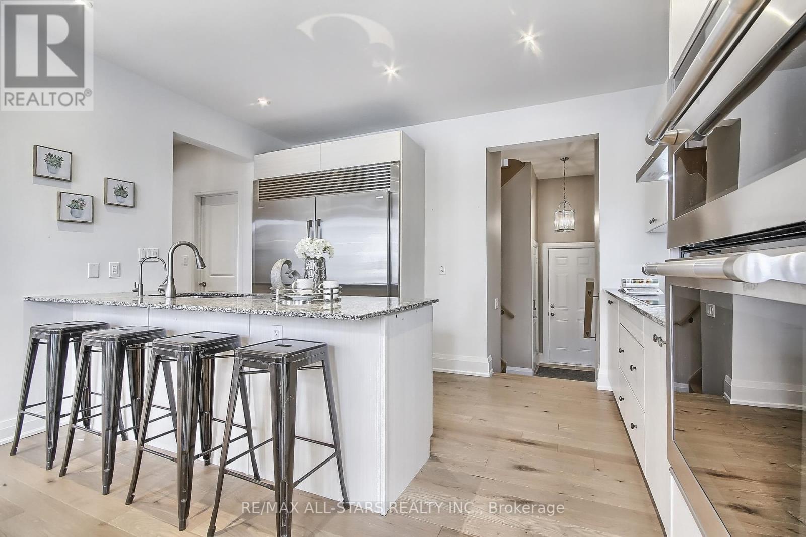 18 Pennine Drive, Whitby, Ontario  L1P 0C3 - Photo 15 - E12391354