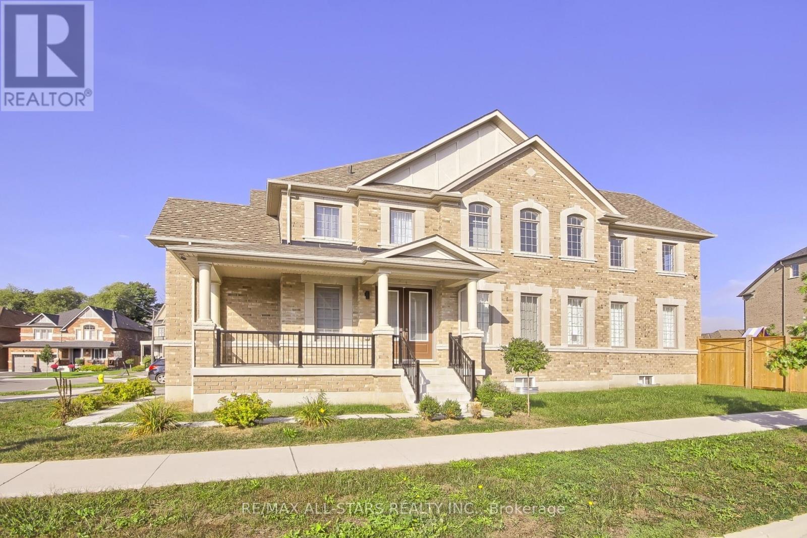 18 Pennine Drive, Whitby, Ontario  L1P 0C3 - Photo 2 - E12391354