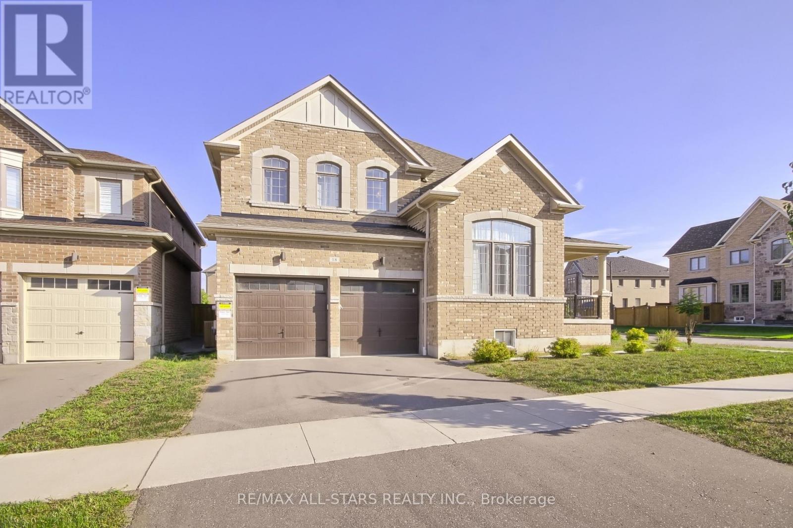18 Pennine Drive, Whitby, Ontario  L1P 0C3 - Photo 4 - E12391354