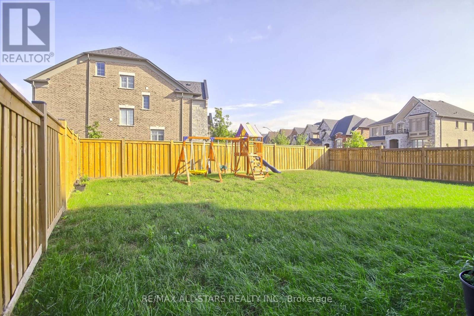 18 Pennine Drive, Whitby, Ontario  L1P 0C3 - Photo 47 - E12391354