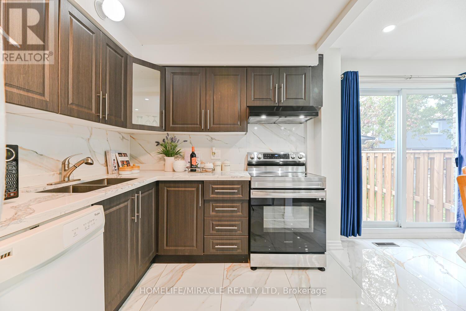 1354 Orlando Court, Oshawa (Samac), Ontario  L1G 6T9 - Photo 12 - E12391418