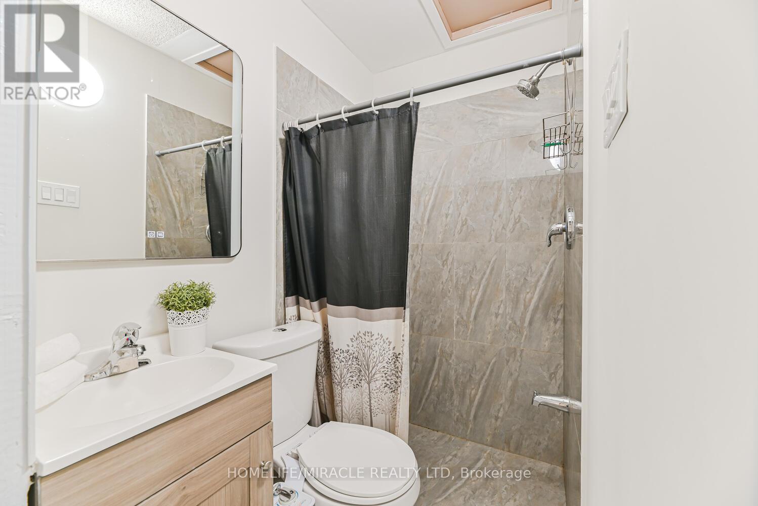1354 Orlando Court, Oshawa (Samac), Ontario  L1G 6T9 - Photo 14 - E12391418