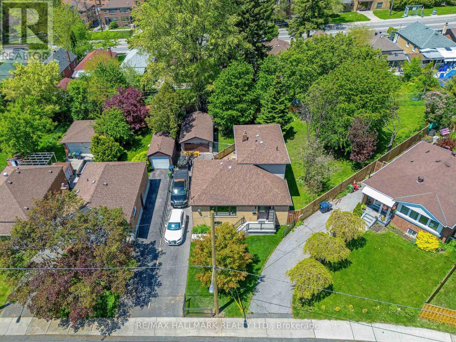 142 MEIGHEN AVENUE, Toronto, Ontario