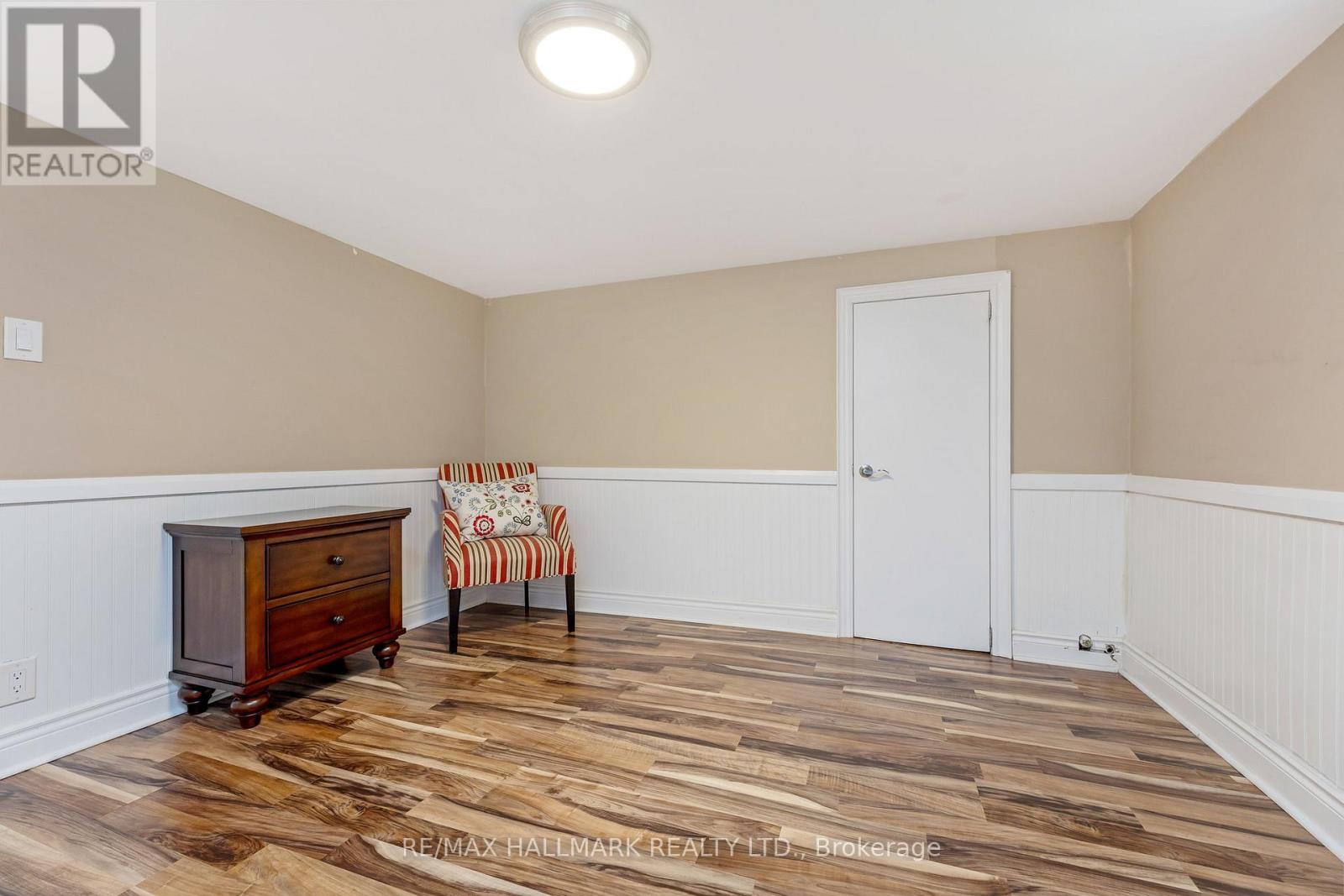 142 Meighen Avenue, Toronto, Ontario  M4B 2H9 - Photo 19 - E12391441