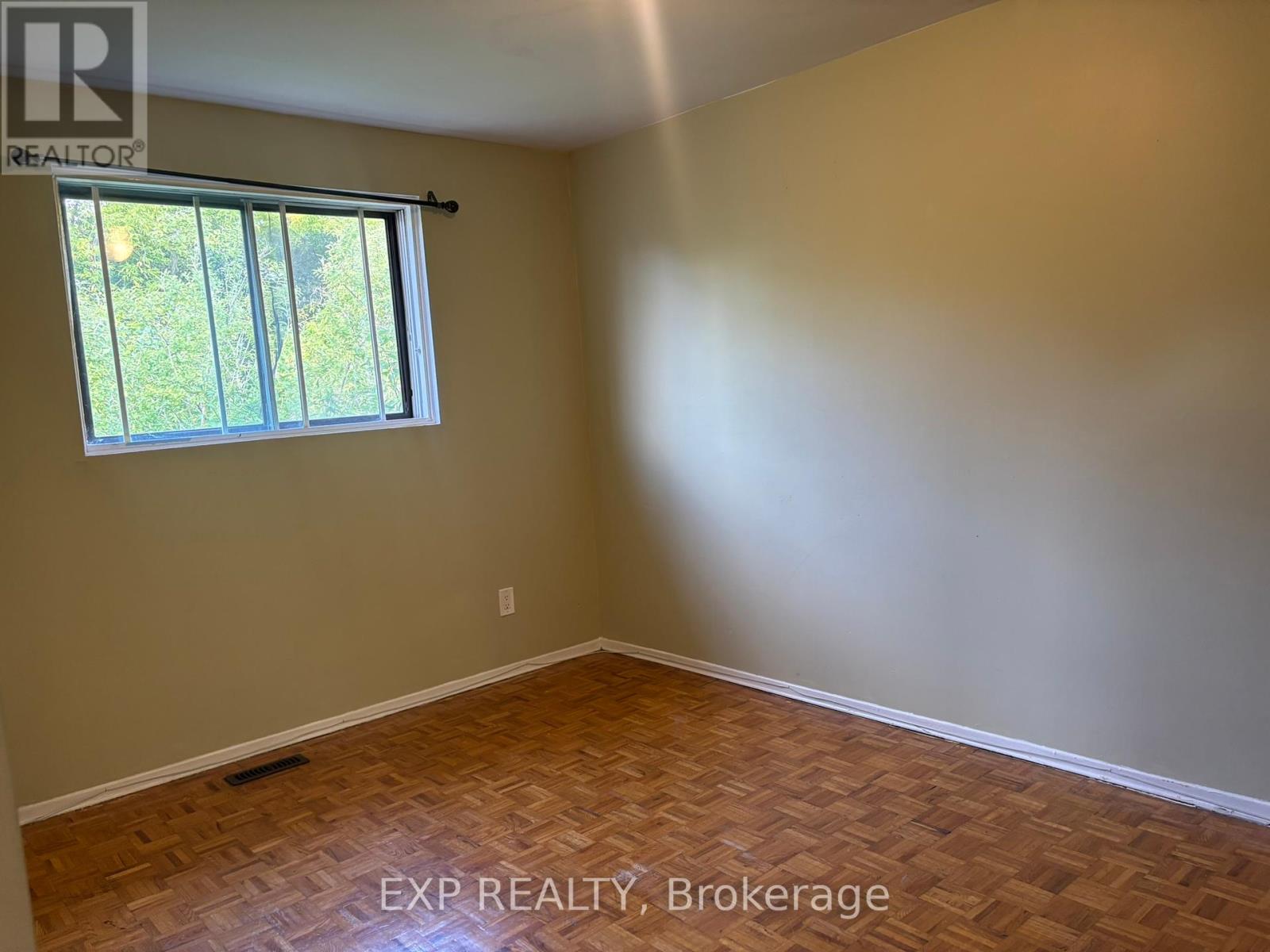 92 Berner Trail, Toronto, Ontario  M1B 1B3 - Photo 18 - E12391458