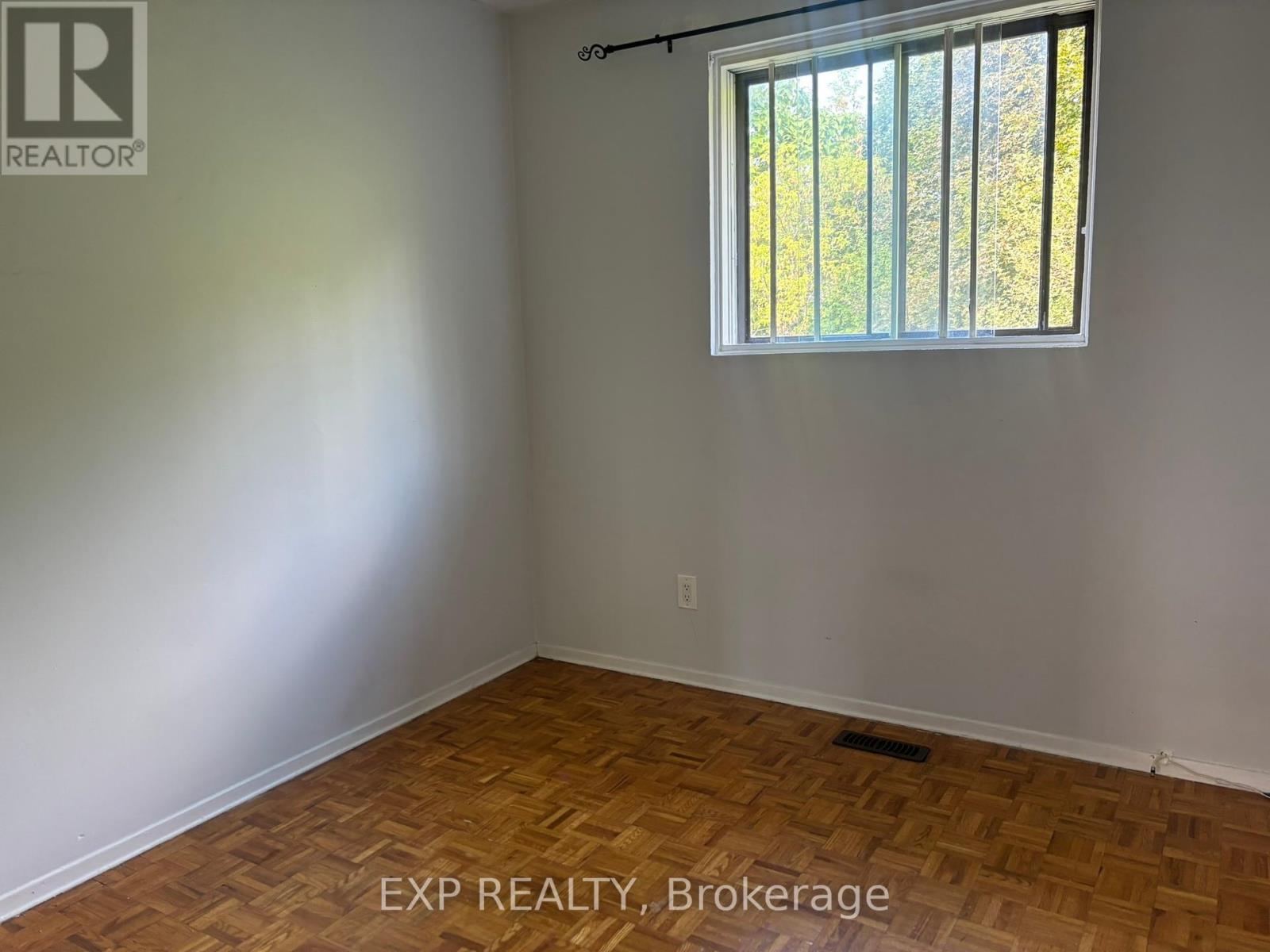 92 Berner Trail, Toronto, Ontario  M1B 1B3 - Photo 19 - E12391458