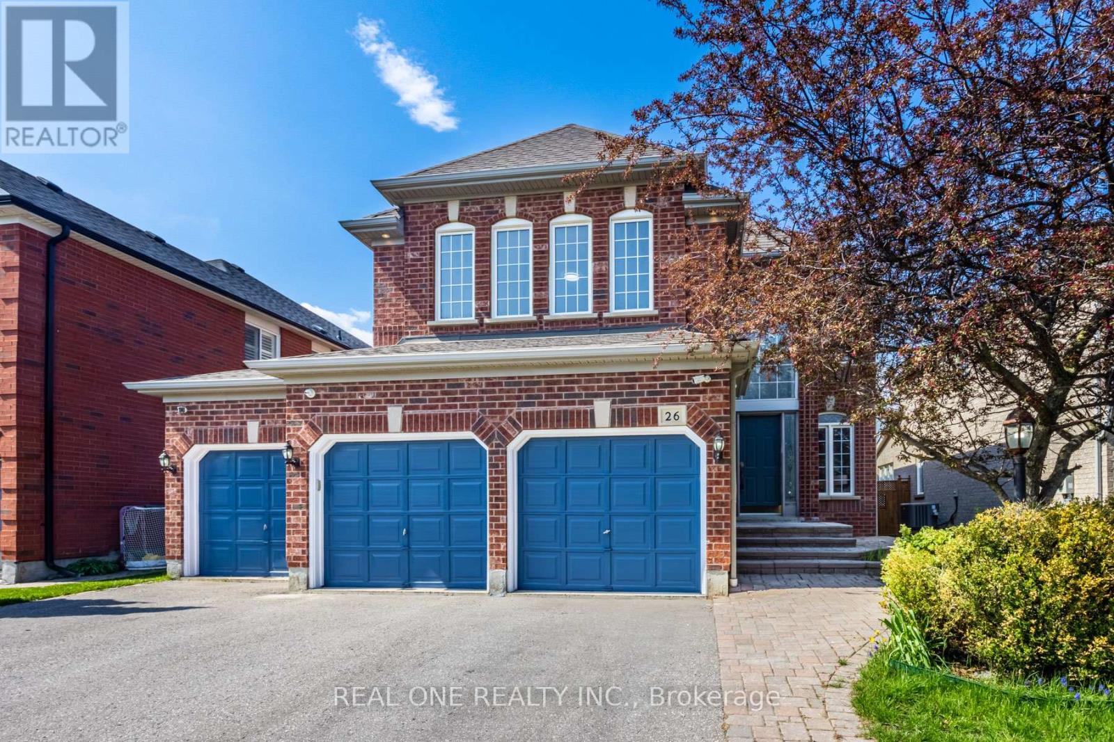 26 MEDLAND AVENUE, Whitby, Ontario