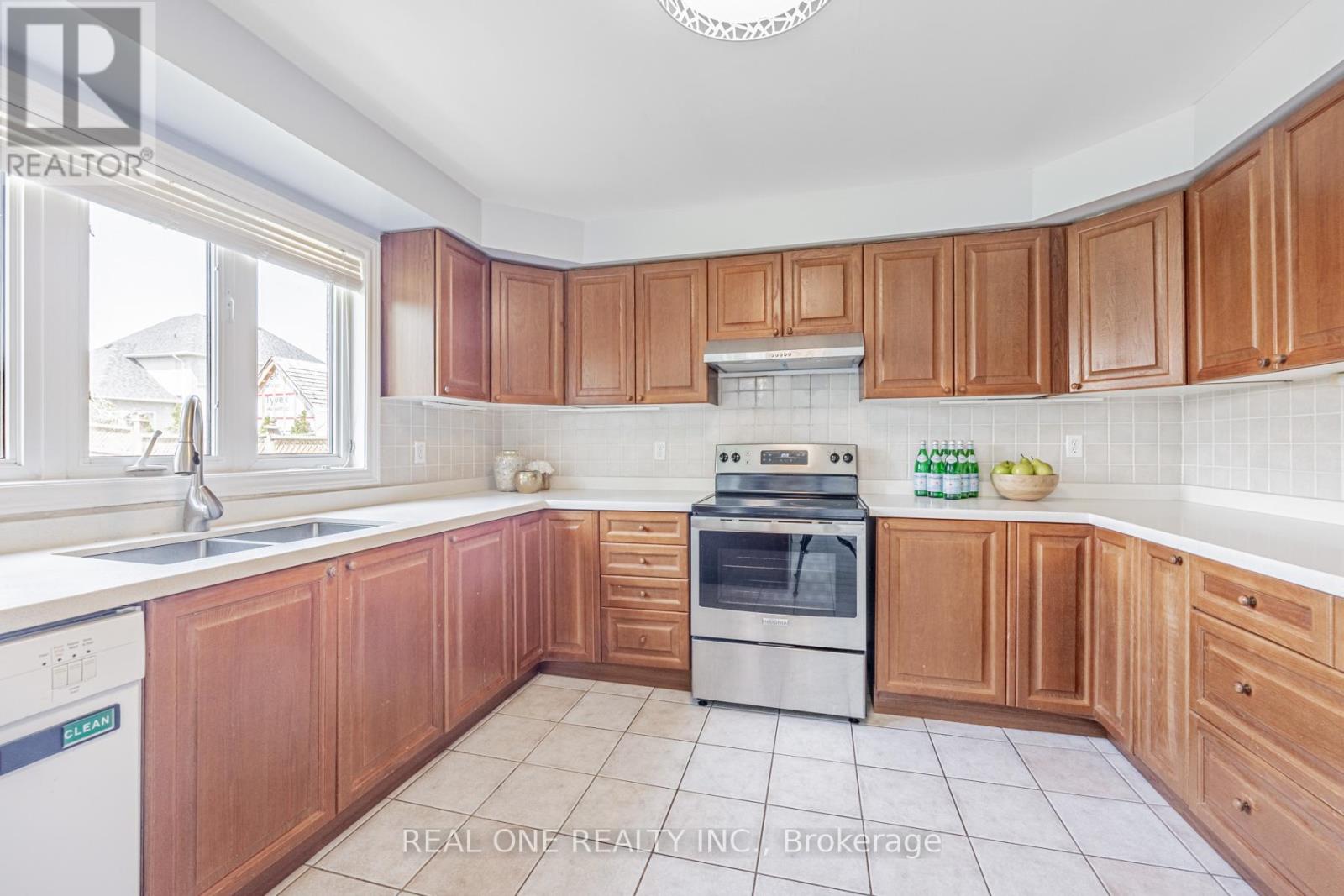 26 Medland Avenue, Whitby, Ontario  L1P 1S1 - Photo 20 - E12391527