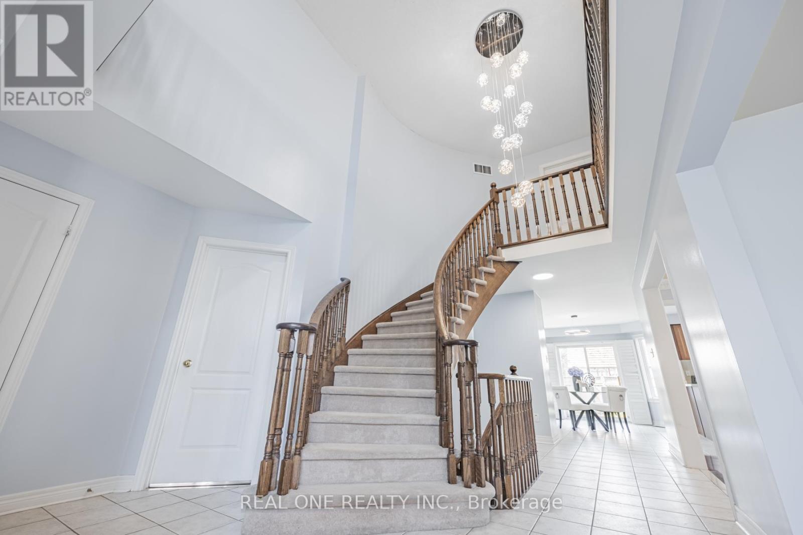 26 Medland Avenue, Whitby, Ontario  L1P 1S1 - Photo 3 - E12391527