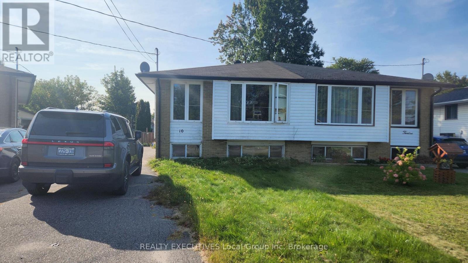 10 CHARLTON CRESCENT, North Bay, Ontario