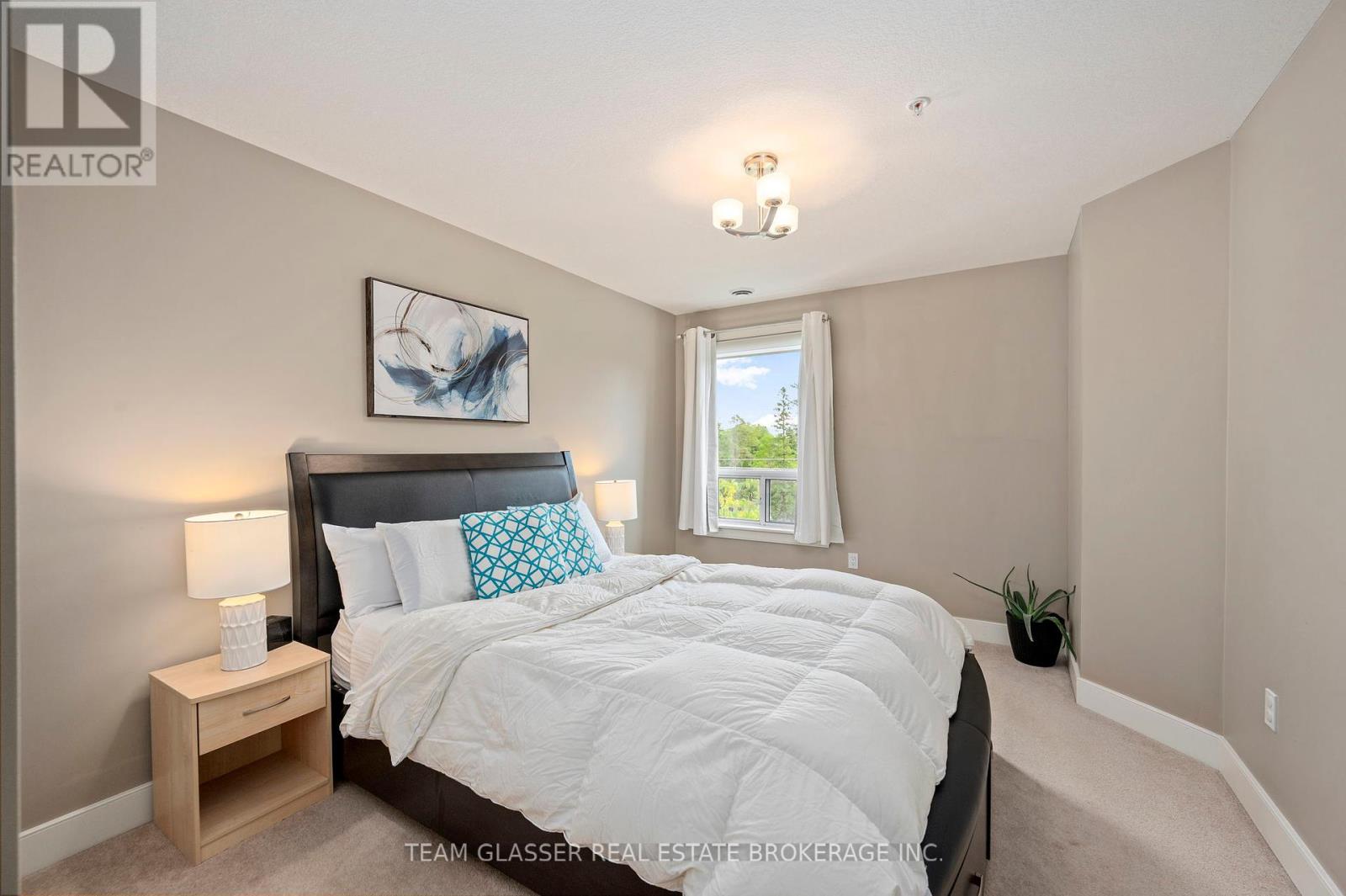 414 - 320 Sugarcreek Trail, London North, Ontario  N6H 0G3 - Photo 10 - X12390209
