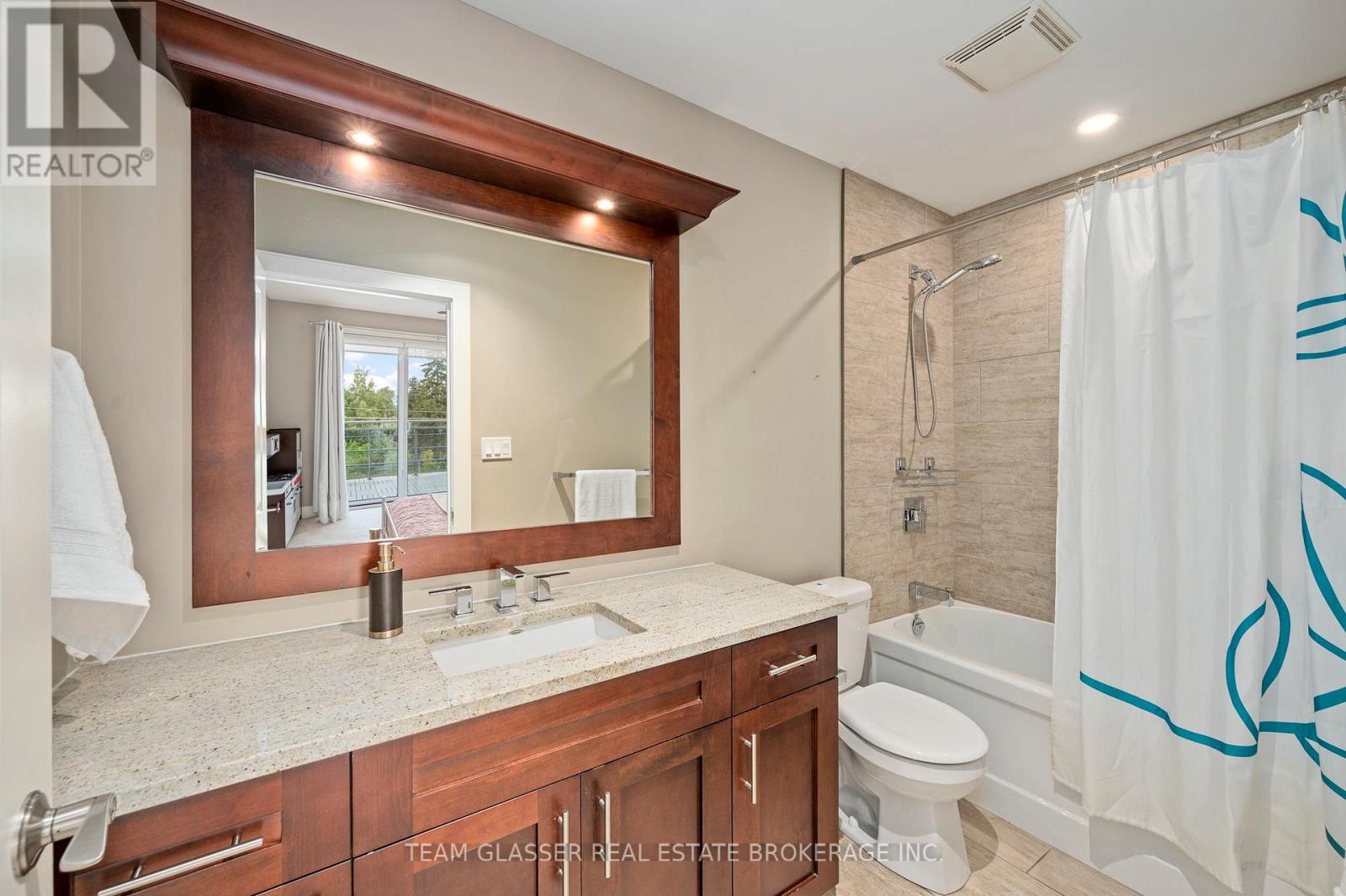414 - 320 Sugarcreek Trail, London North, Ontario  N6H 0G3 - Photo 8 - X12390209