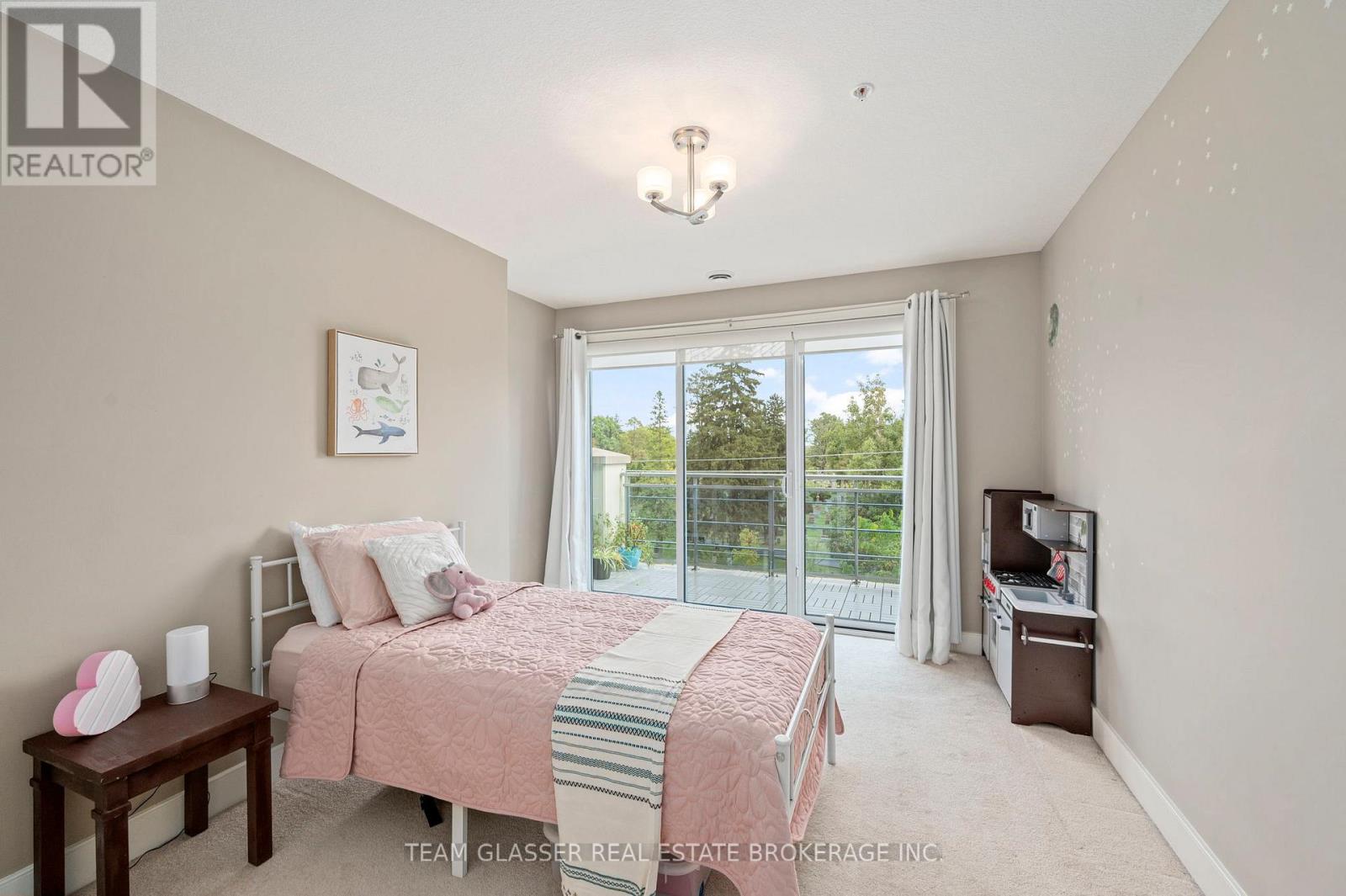 414 - 320 Sugarcreek Trail, London North, Ontario  N6H 0G3 - Photo 9 - X12390209