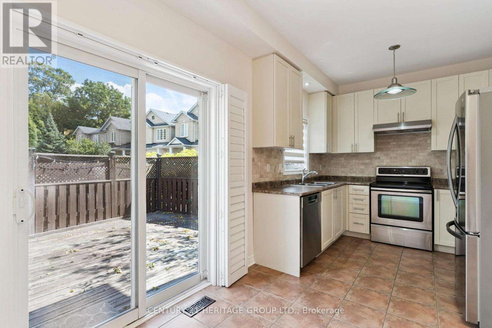 187 Tom Taylor Crescent, Newmarket (Summerhill Estates), Ontario  L3X 3E9 - Photo 17 - N12391423
