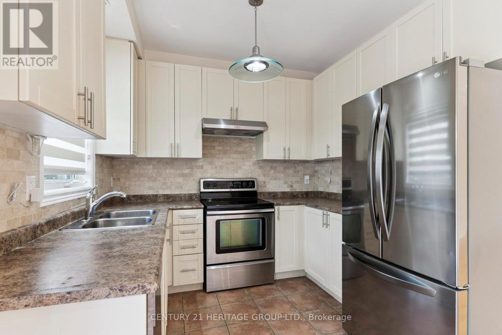 187 Tom Taylor Crescent, Newmarket (Summerhill Estates), Ontario  L3X 3E9 - Photo 18 - N12391423