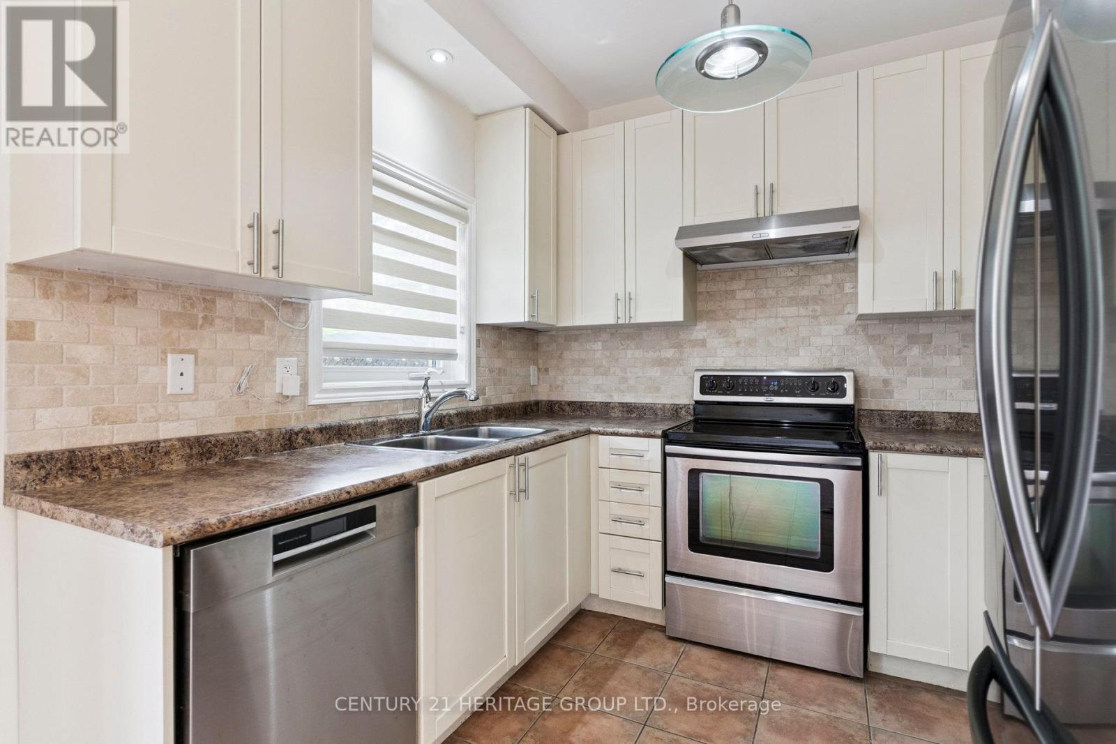 187 Tom Taylor Crescent, Newmarket (Summerhill Estates), Ontario  L3X 3E9 - Photo 19 - N12391423
