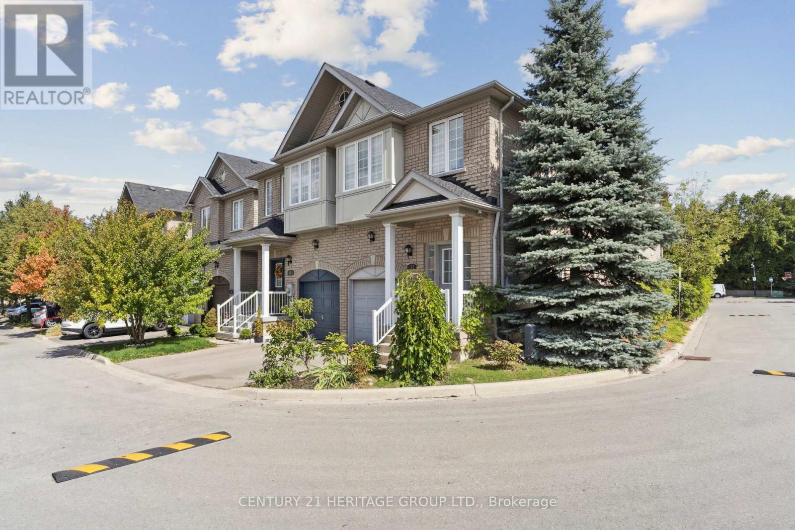 187 Tom Taylor Crescent, Newmarket (Summerhill Estates), Ontario  L3X 3E9 - Photo 2 - N12391423