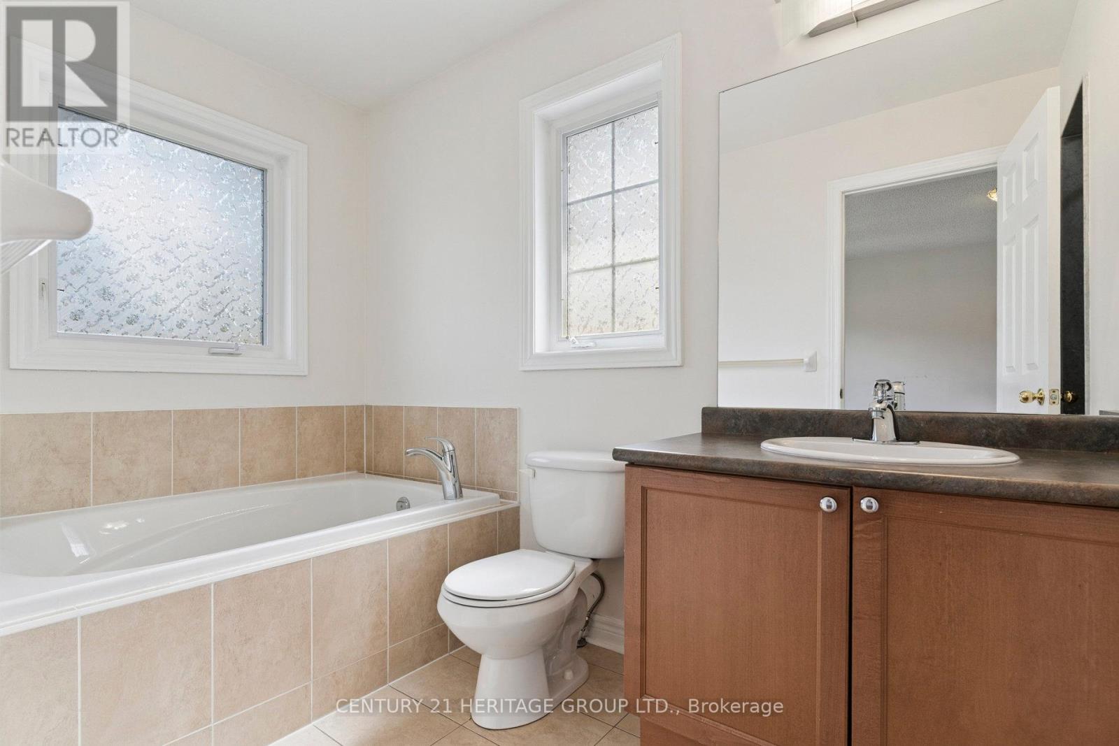 187 Tom Taylor Crescent, Newmarket (Summerhill Estates), Ontario  L3X 3E9 - Photo 29 - N12391423