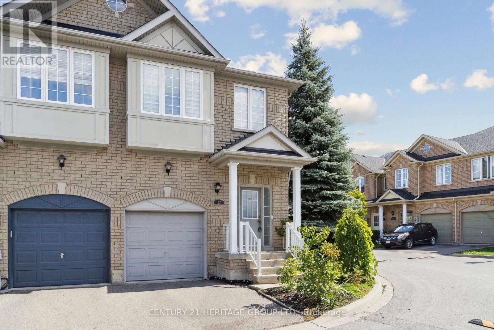 187 Tom Taylor Crescent, Newmarket (Summerhill Estates), Ontario  L3X 3E9 - Photo 3 - N12391423
