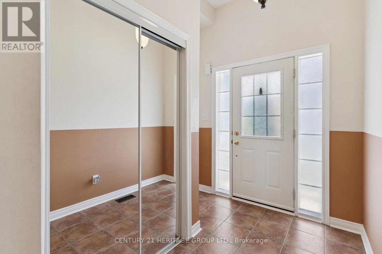 187 Tom Taylor Crescent, Newmarket (Summerhill Estates), Ontario  L3X 3E9 - Photo 5 - N12391423