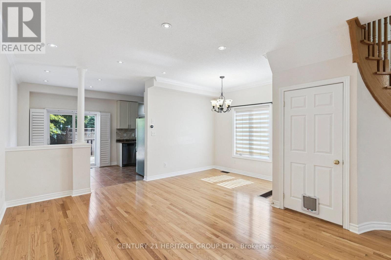 187 Tom Taylor Crescent, Newmarket (Summerhill Estates), Ontario  L3X 3E9 - Photo 8 - N12391423