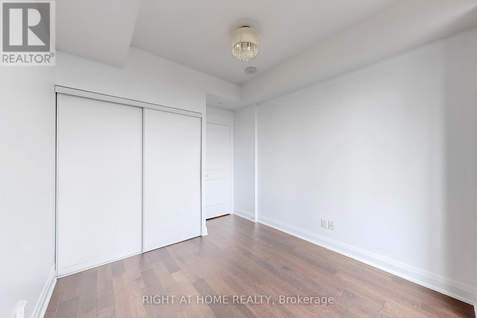 1127 - 7161 Yonge Street, Markham (Thornhill), Ontario  L3T 0C8 - Photo 18 - N12391426
