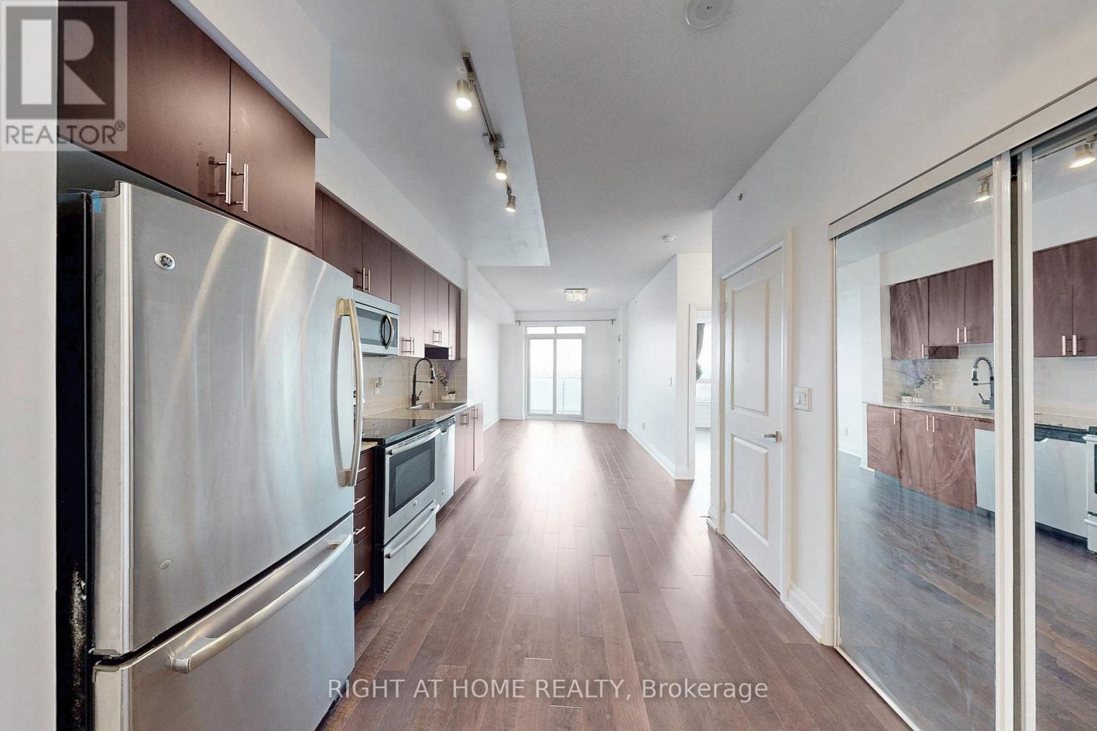 1127 - 7161 Yonge Street, Markham (Thornhill), Ontario  L3T 0C8 - Photo 2 - N12391426