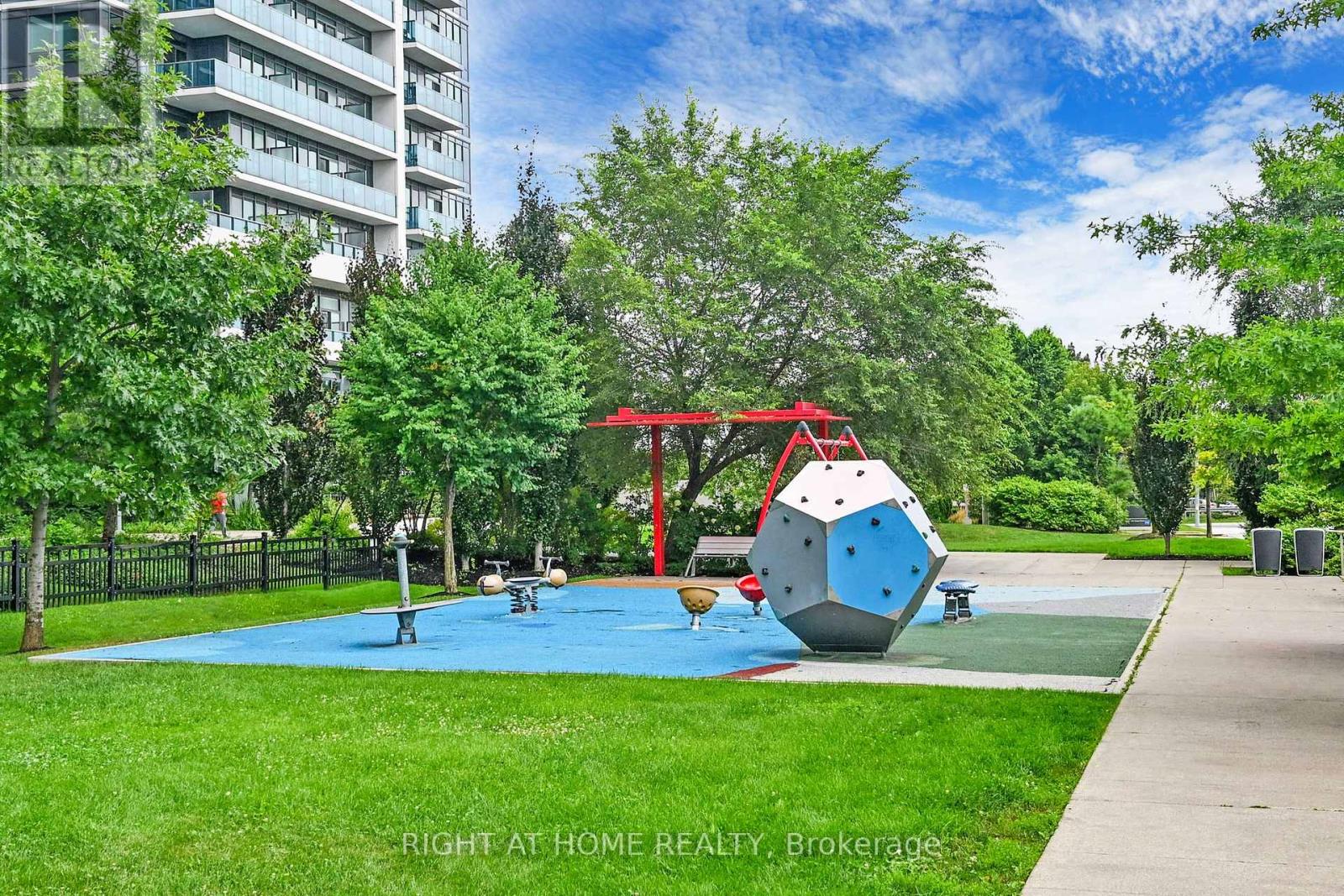 1127 - 7161 Yonge Street, Markham (Thornhill), Ontario  L3T 0C8 - Photo 40 - N12391426