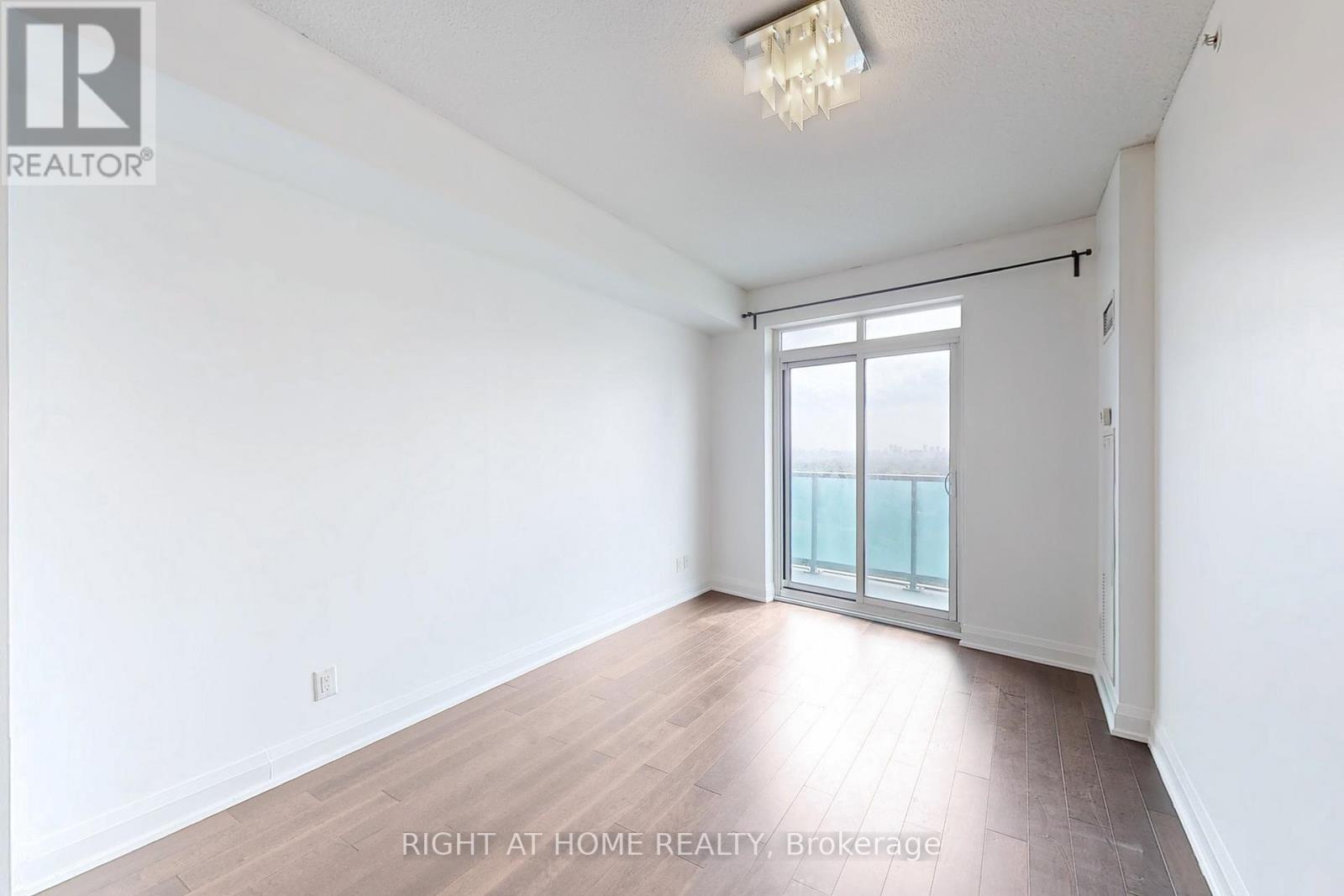 1127 - 7161 Yonge Street, Markham (Thornhill), Ontario  L3T 0C8 - Photo 6 - N12391426