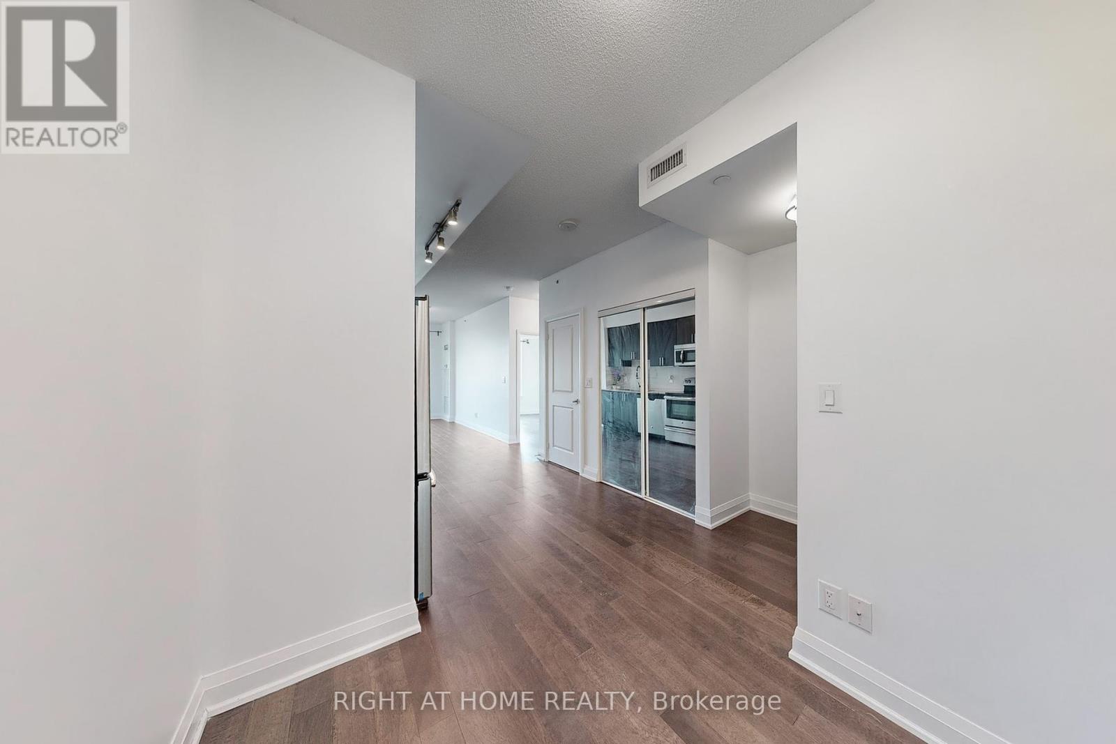 1127 - 7161 Yonge Street, Markham (Thornhill), Ontario  L3T 0C8 - Photo 7 - N12391426