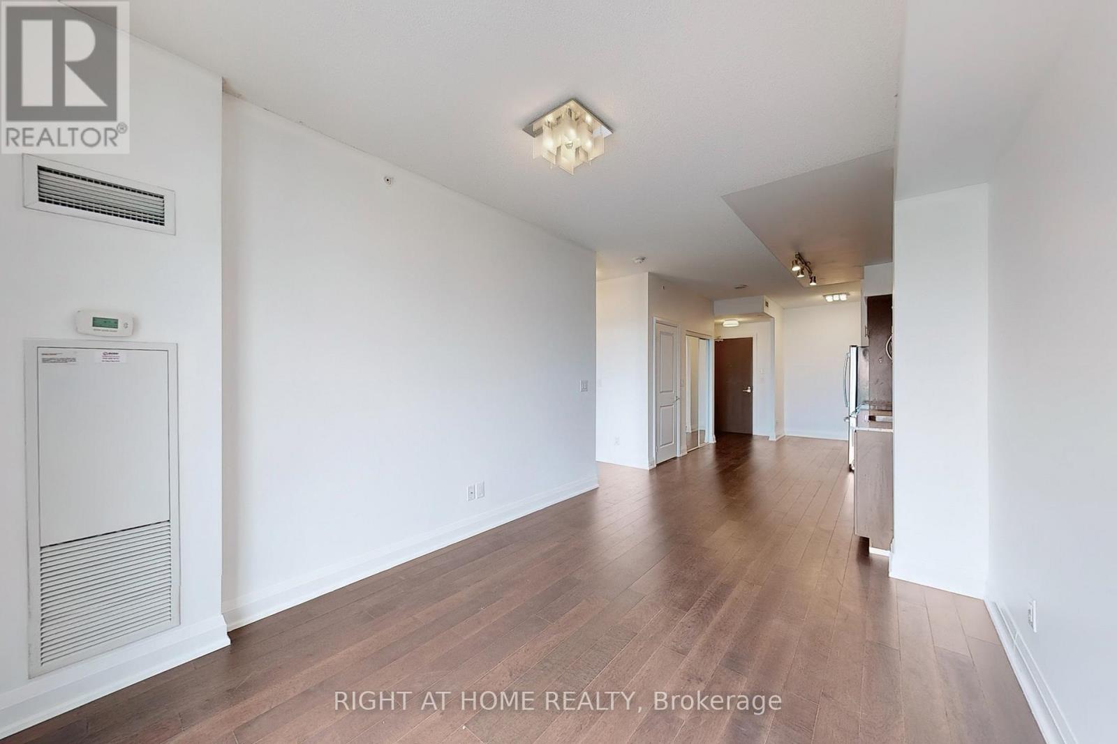 1127 - 7161 Yonge Street, Markham (Thornhill), Ontario  L3T 0C8 - Photo 8 - N12391426