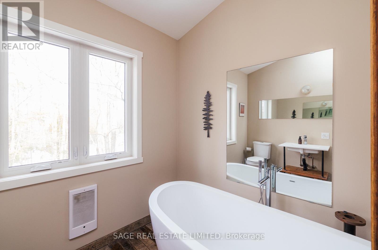 9324 Ewing Road, Clearview (Singhampton), Ontario  N0C 1M0 - Photo 33 - S12391328