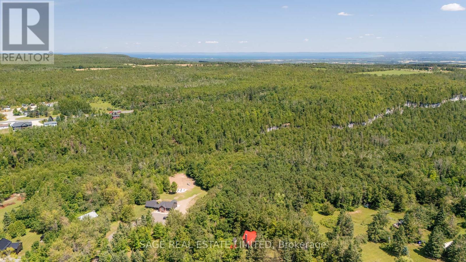9324 Ewing Road, Clearview (Singhampton), Ontario  N0C 1M0 - Photo 6 - S12391328