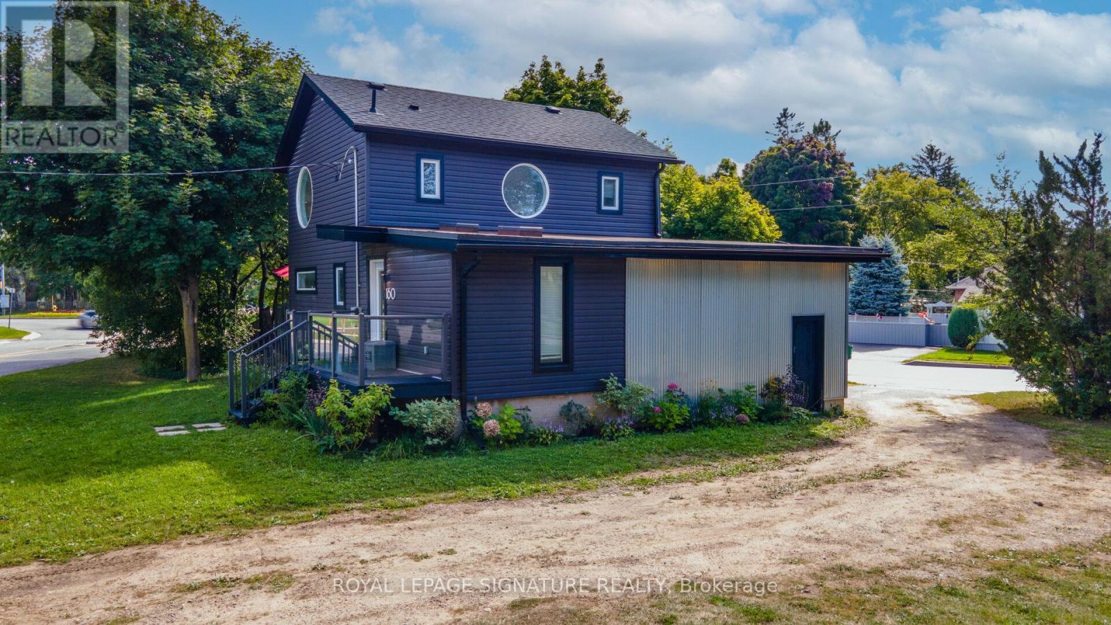 160 Duckworth Street, Barrie, Ontario  L4M 3W4 - Photo 2 - S12391344