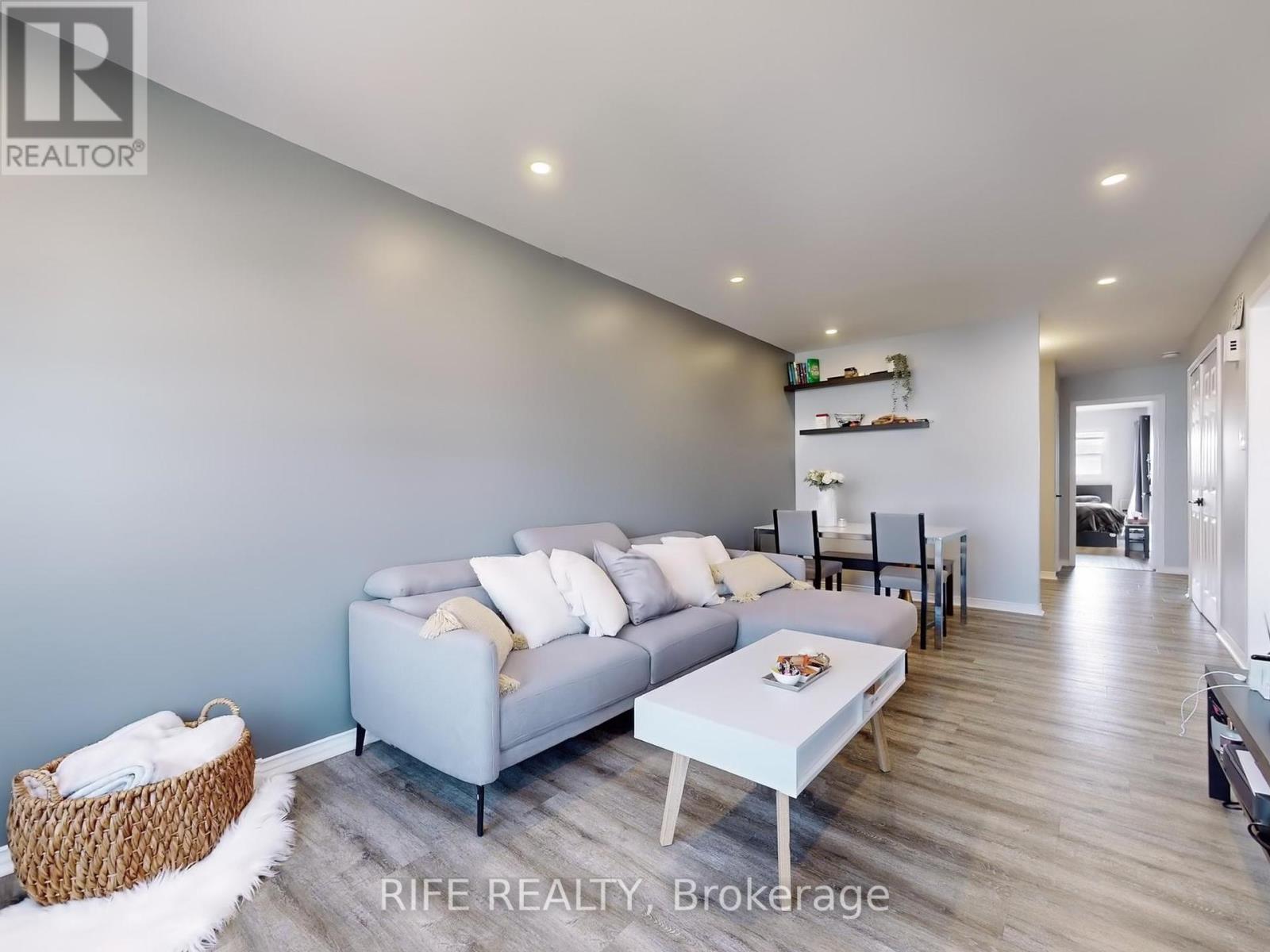 34 - 120 D'ambrosio Drive, Barrie (Painswick North), Ontario  L4N 7W3 - Photo 3 - S12391379