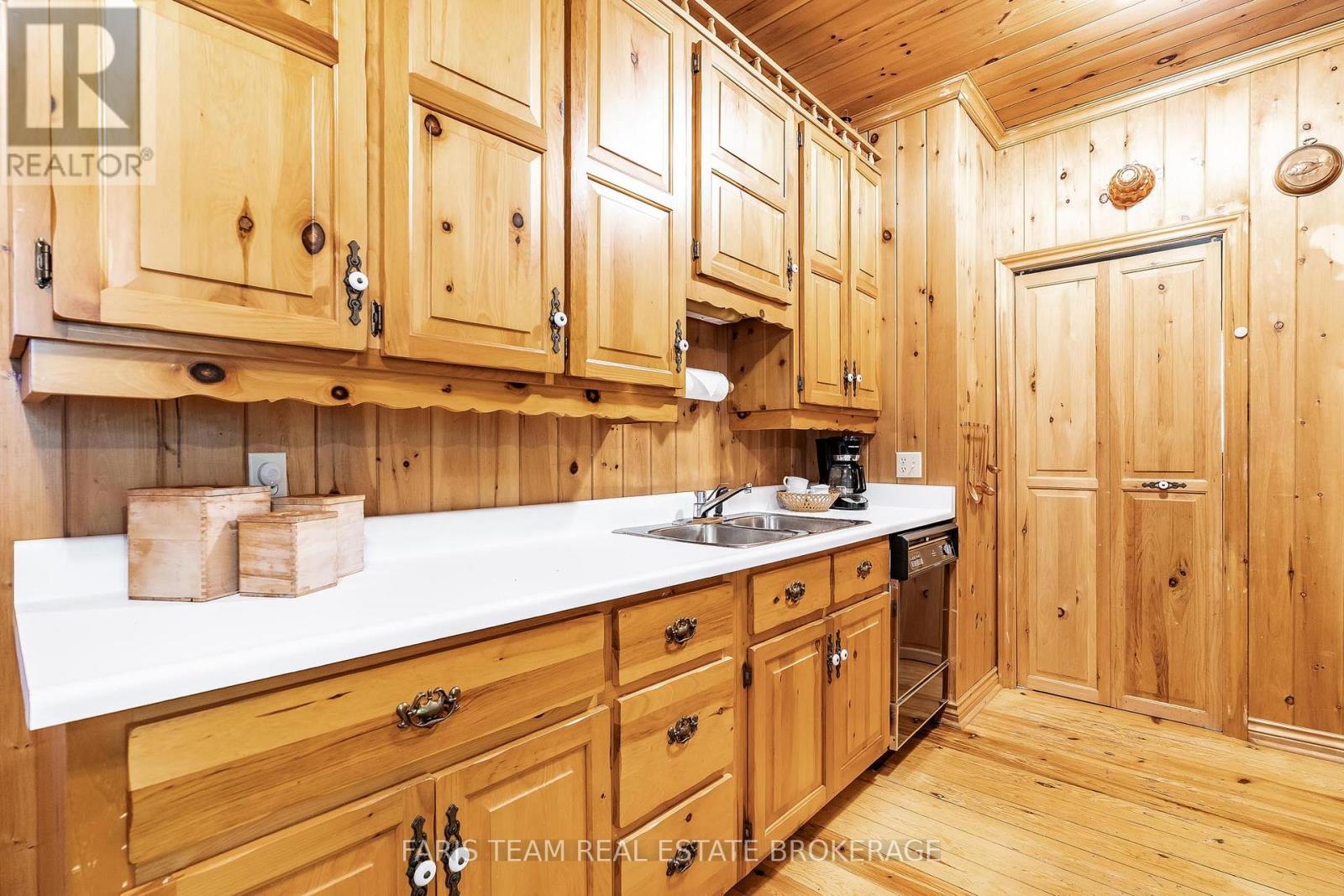 80 East Beach Road, Tiny, Ontario L9M 0M6 - Photo 6 - S12391440