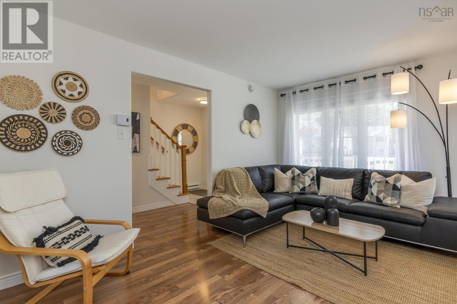 Property at 32 Darrell Court image 1