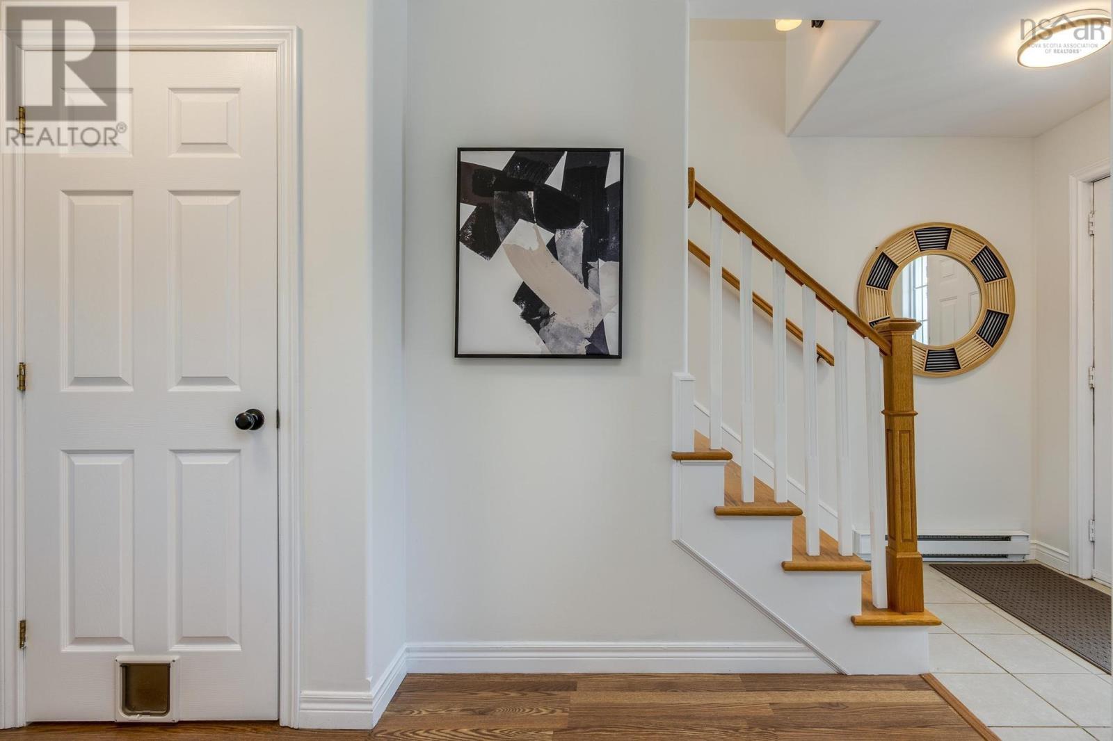 Property at 32 Darrell Court image 3