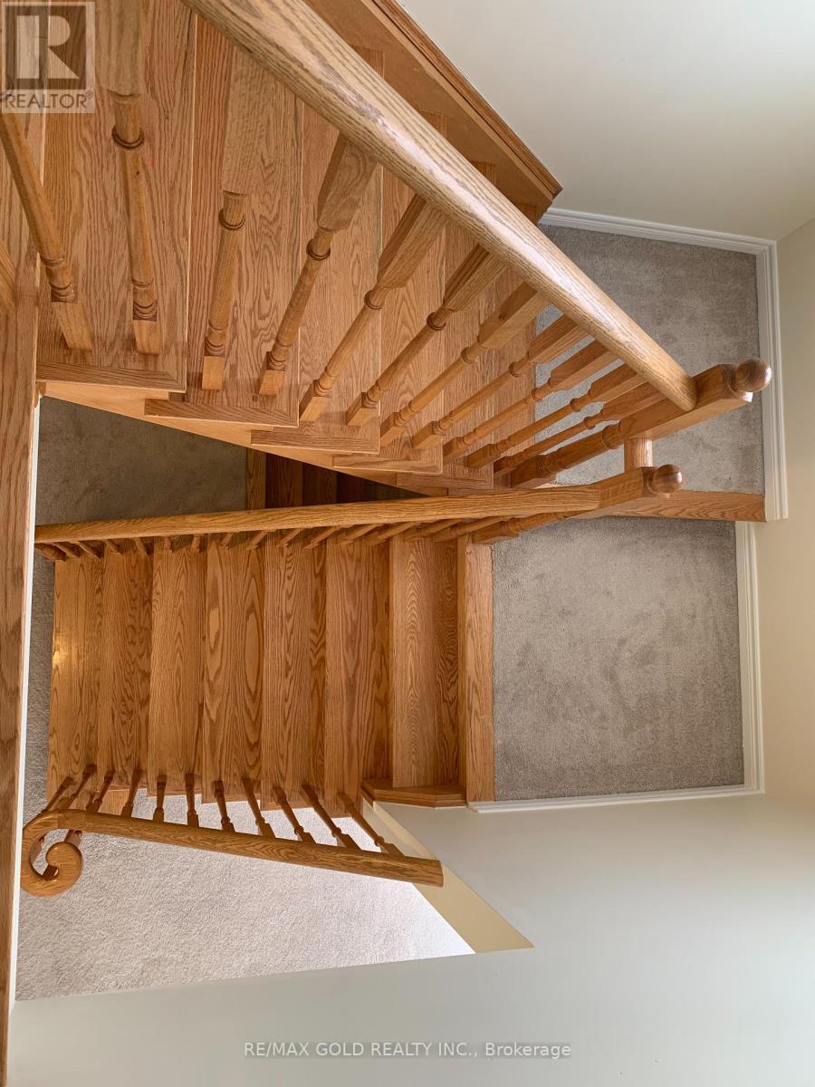 23 Baby Pointe Trail, Brampton, Ontario  L7A 0W3 - Photo 5 - W12391347