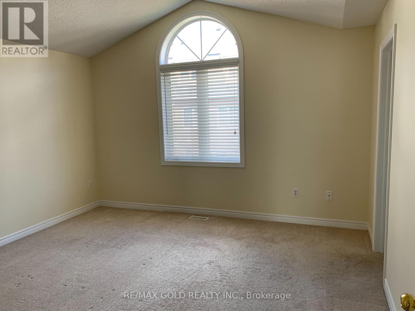 23 Baby Pointe Trail, Brampton, Ontario  L7A 0W3 - Photo 8 - W12391347
