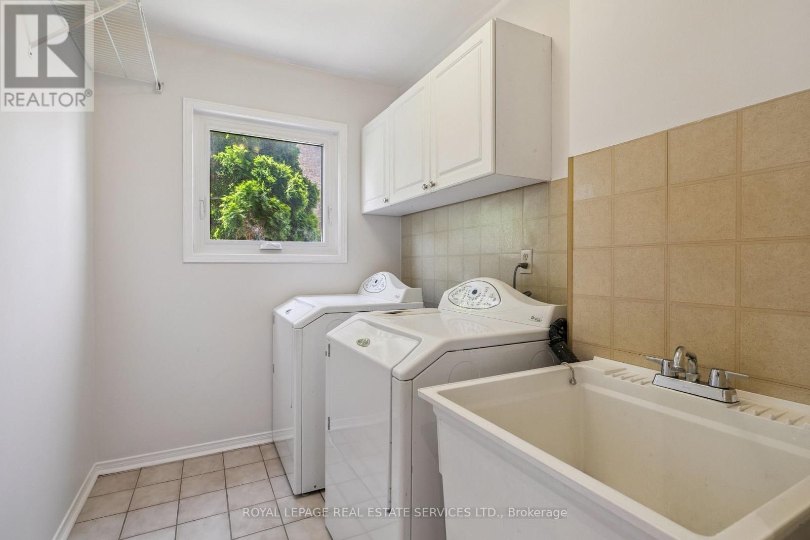 2365 Grand Ravine Drive, Oakville, Ontario  L6H 6A8 - Photo 23 - W12391361