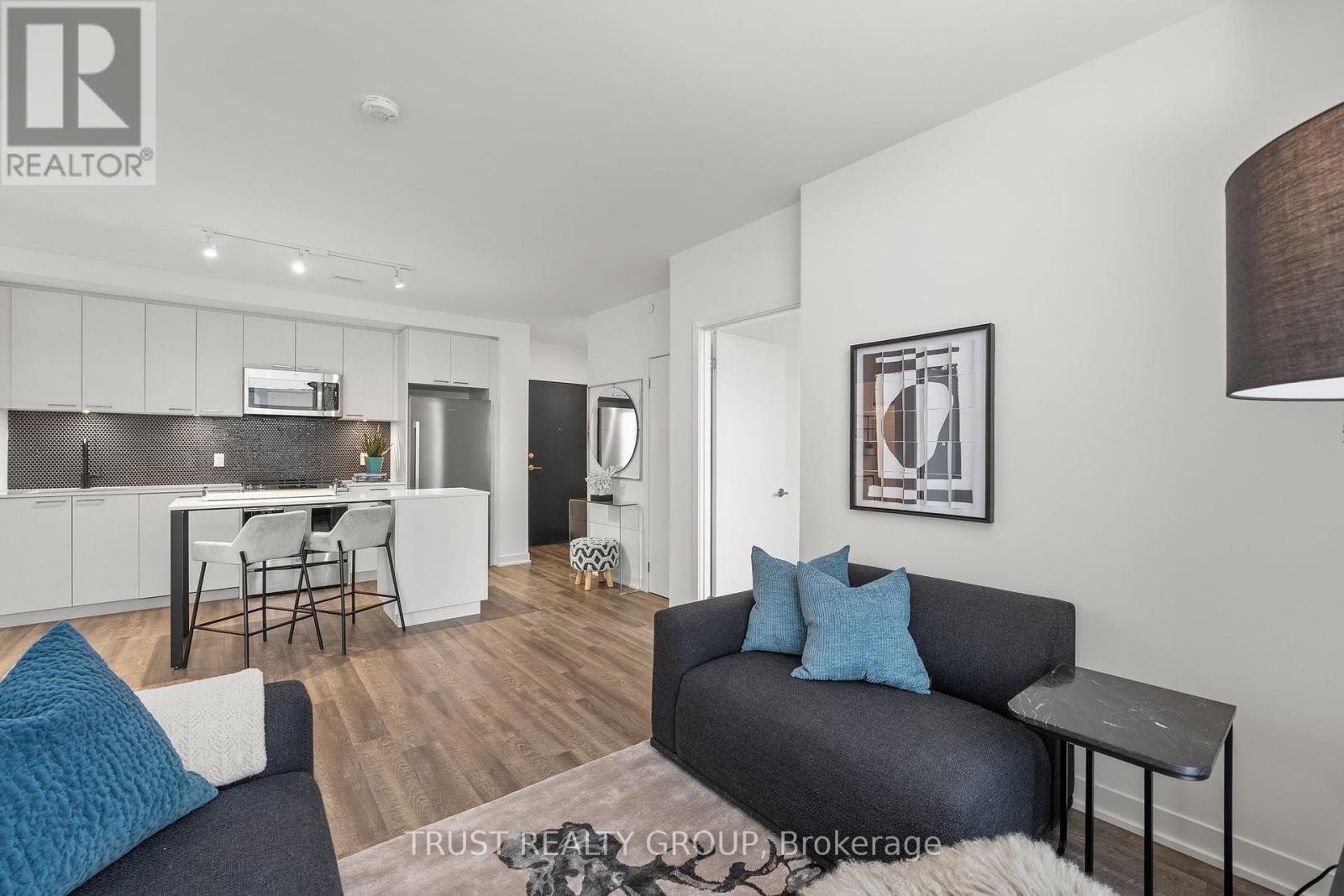 1102 - 1808 St. Clair Avenue W, Toronto (Junction Area), Ontario  M6N 0C1 - Photo 4 - W12391399