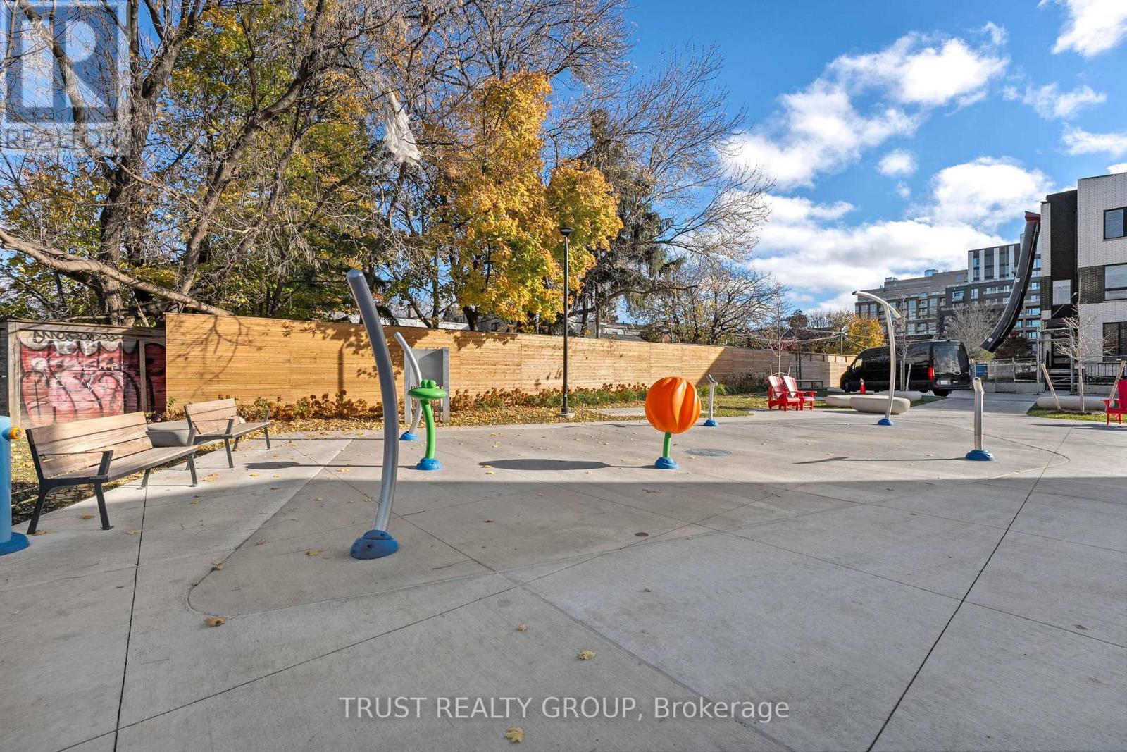 911 - 1808 St. Clair Avenue W, Toronto (Junction Area), Ontario  M6N 0C1 - Photo 18 - W12391404
