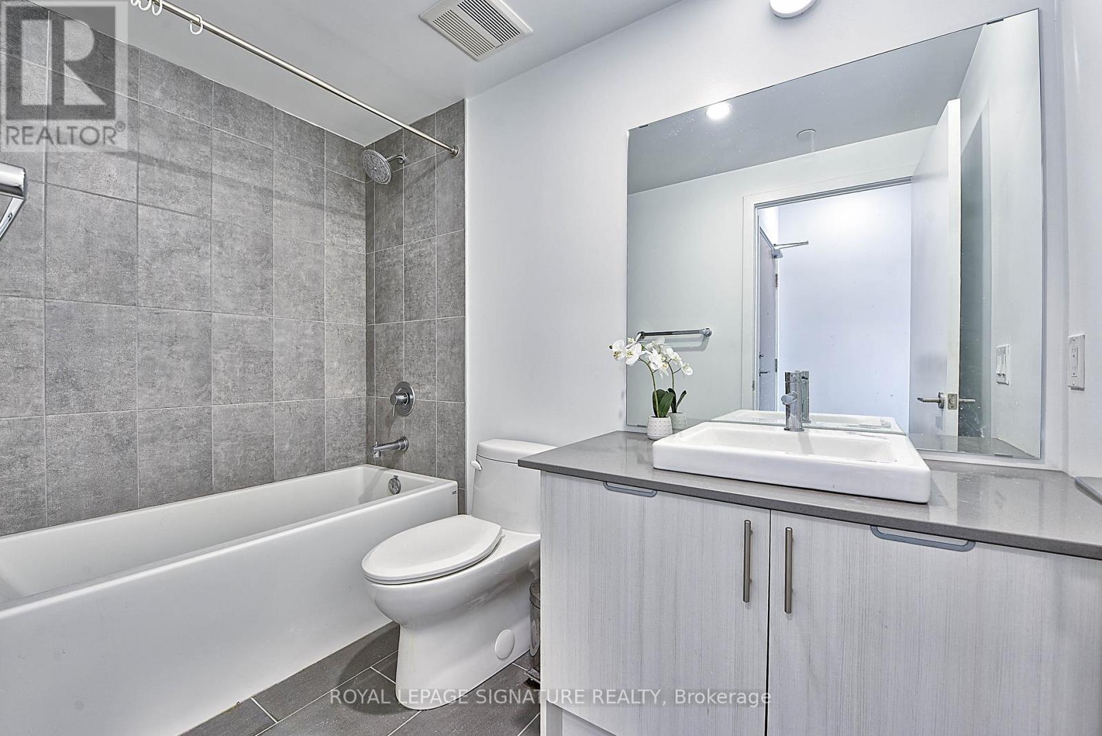 901 - 1195 The Queensway, Toronto, Ontario  M8Z 1R6 - Photo 9 - W12391406