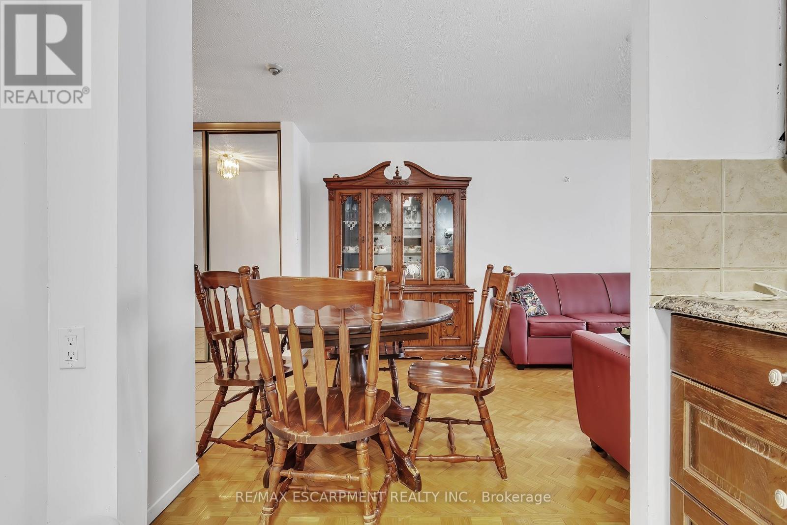 756 - 24 Southport Street, Toronto, Ontario  M6S 4Z1 - Photo 11 - W12391425